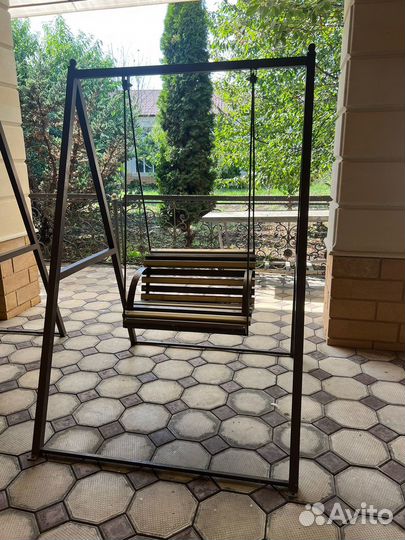 Садовые качели из дерева одноместное