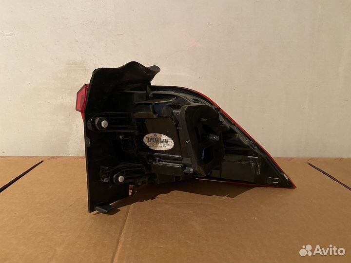 Левый наружный фонарь volkswagen tiguan