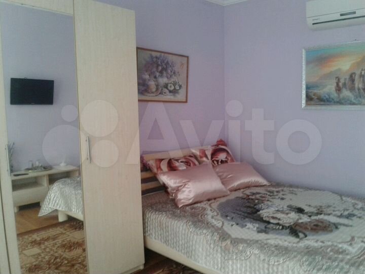 Комната 15 м² в 8-к., 2/2 эт.