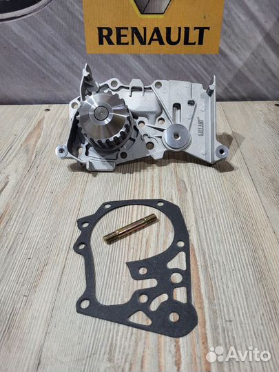 Помпа водяной насос Renault fluence