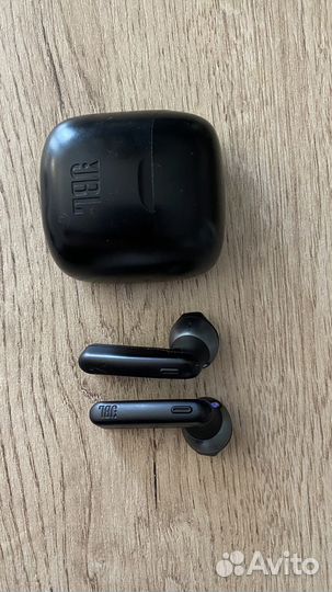 Беспроводные наушники jbl