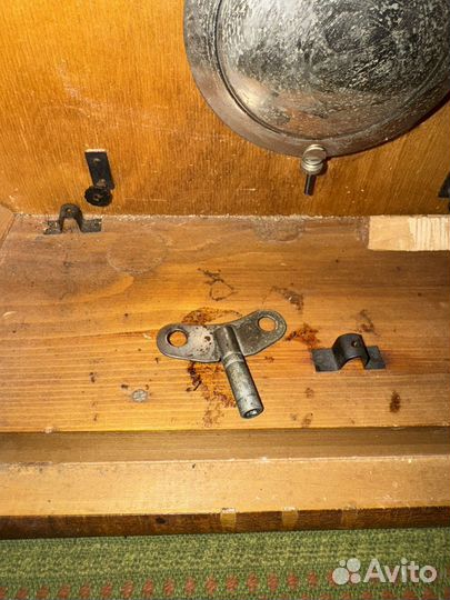 Часы Янтарь настенные с боем