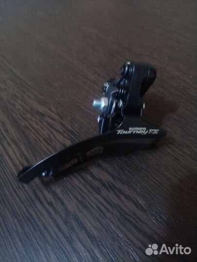 Передний переключатель на велосипед Шимано турней