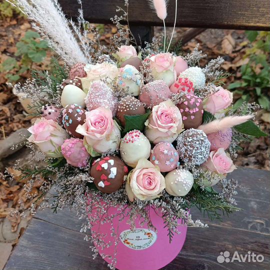 Съедобные букеты, клубника в шоколаде