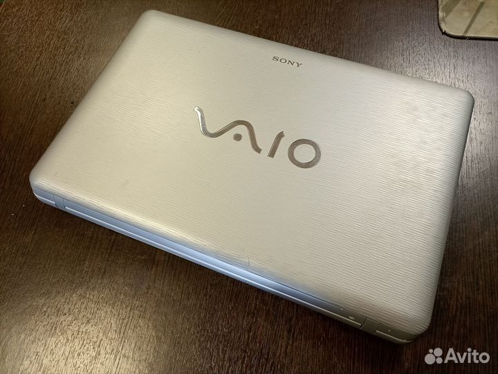 Белый Sony vaio