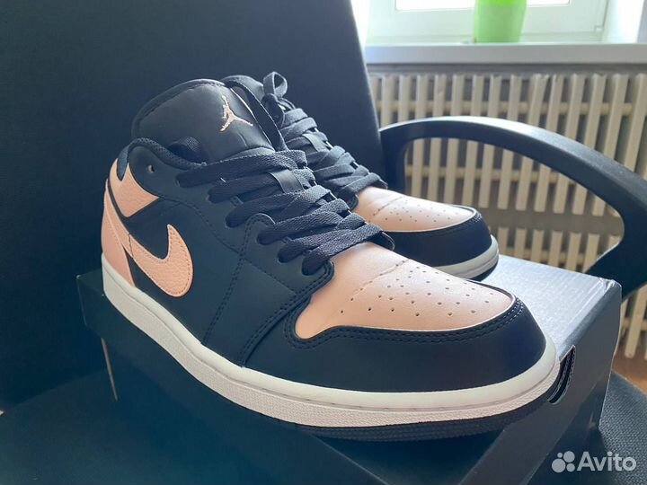 Jordan 1 low Crimson tint