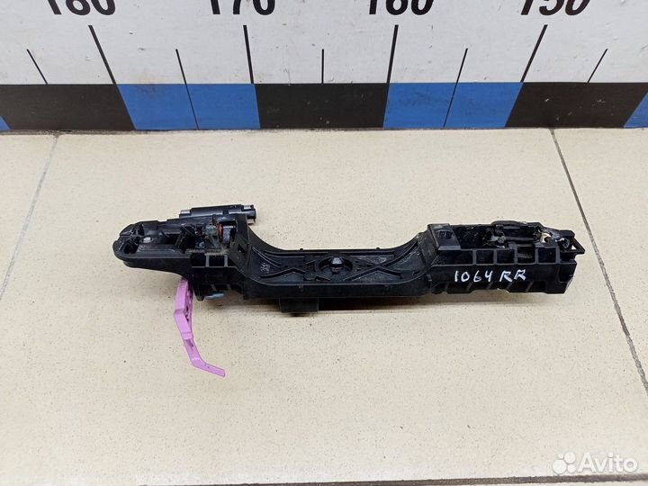 Кронштейн ручки RAV 4 2013