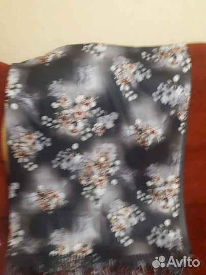 Шарфы и палантины