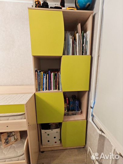 Детская мебель. Кровать, шкаф и лесенка