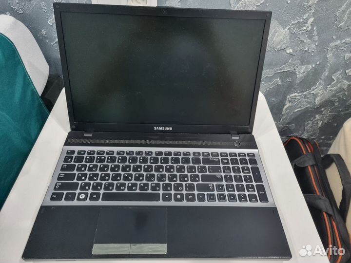 Продам ноутбук Samsung NP305V5A, состояние рабочее