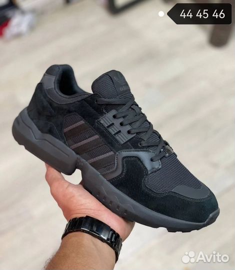 Кроссовки adidas 45