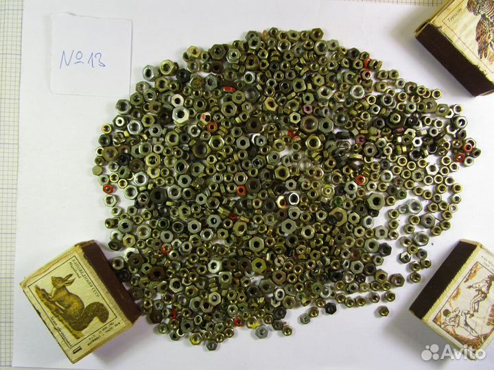 II) Миниатюрные болтики, гайки шайбы. СССР