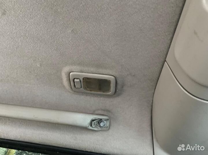 Плафон освещения салона задний Nissan Serena C24