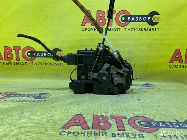 Замок двери задний правый Audi A6 C5 APU 2000