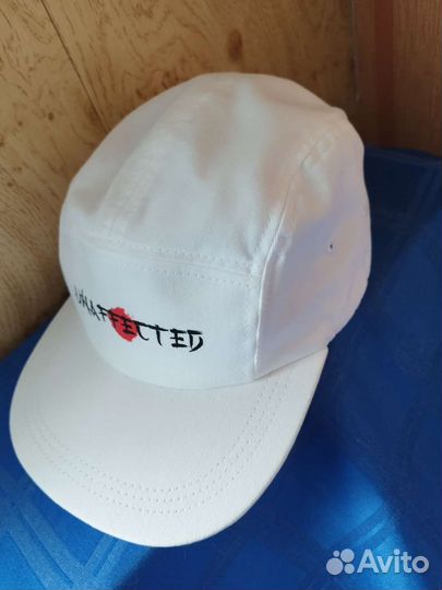 Кепка unaffected