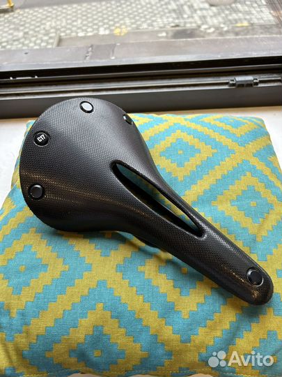 Седло Brooks c17 Carved черное