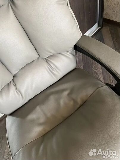 Офисное кресло (геймерское). Кресло для директора