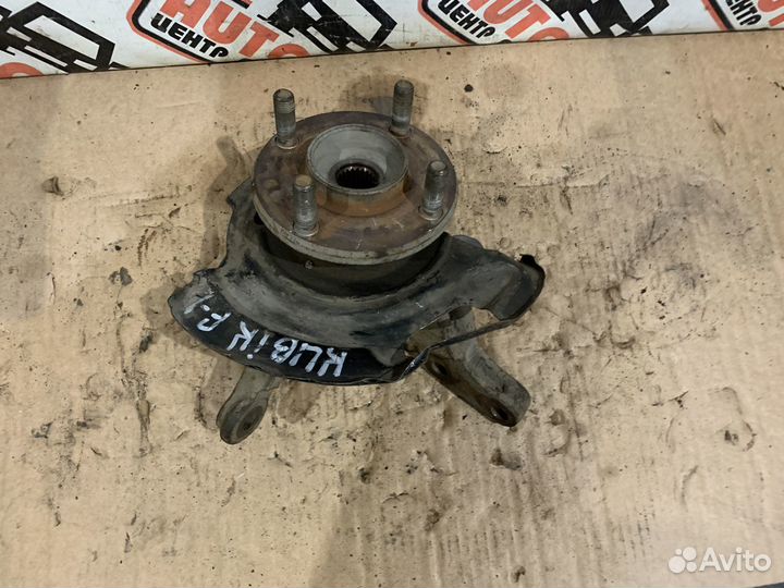 Кулак поворотный передний Nissan Cube AZ10