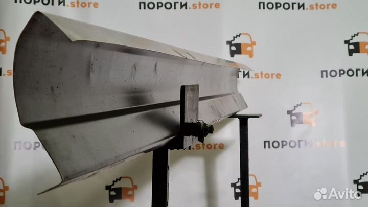 Кузовной порог левый Volkswagen Golf 4