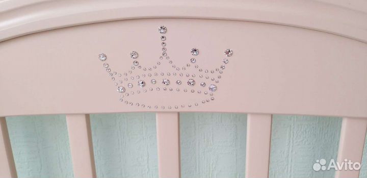 Детская кроватка с поперечным маятником