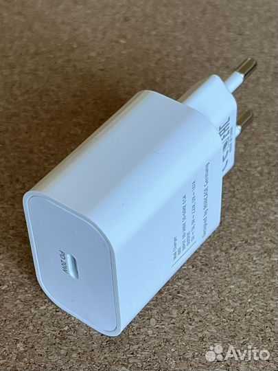 Зарядное устройство Rivacase USB-C 20W