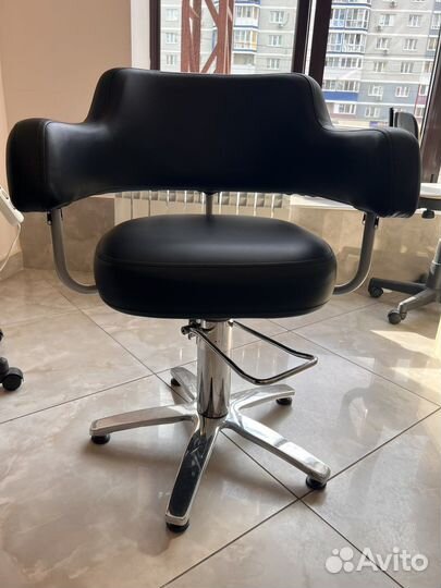 Кресло тележка, лаборатория парикмахерская