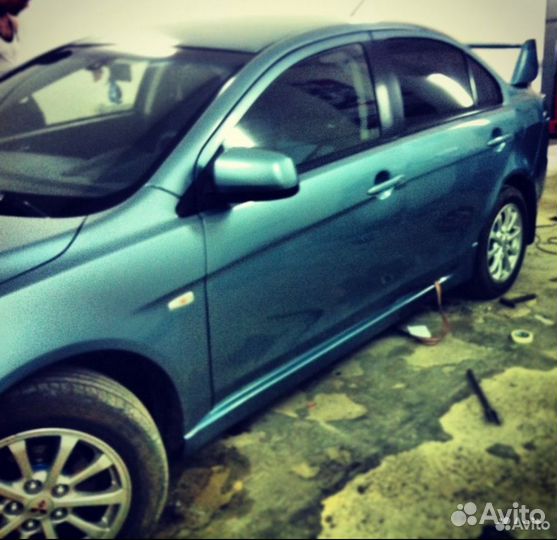 Накладки на пороги Митсубиши Лансер 10