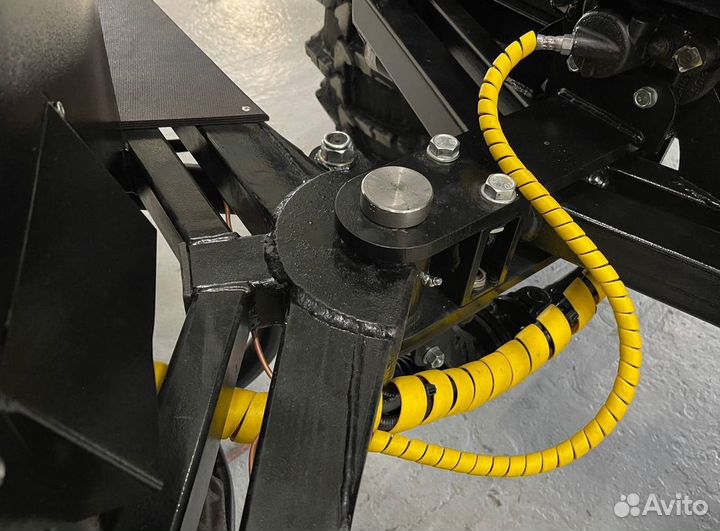 Квадроцикл переломка Ермак (Снегоболотоход)