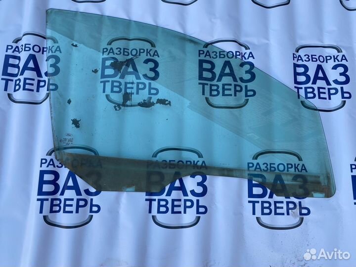 Стекло переднее правое Фокус 1