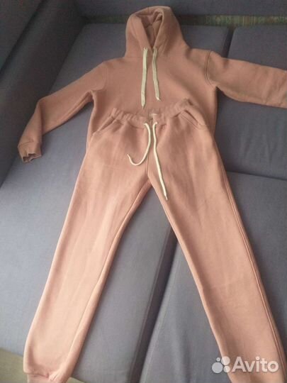 Костюм женский