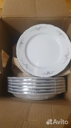 Набор фарфоровой посуды 24 предмета, Чехия, новый