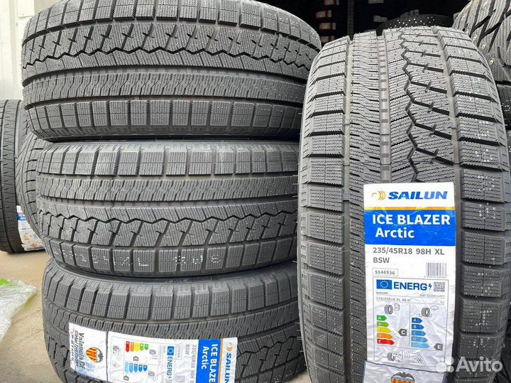 Sailun Ice Blazer Arctic 235/45 R18