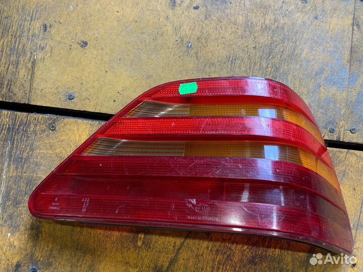 Фонарь задний правый Mercedes C140 CL
