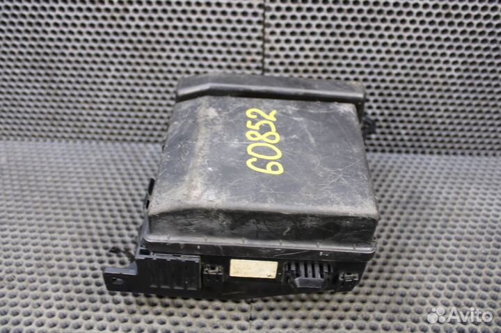 Блок предохранителей Mitsubishi Lancer CS2V 4G15