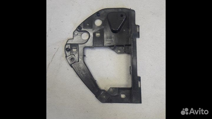 Направляющая заднего бампера правая Audi A3