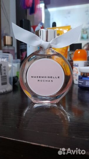 Парфюмированная вода mademoiselle rochas