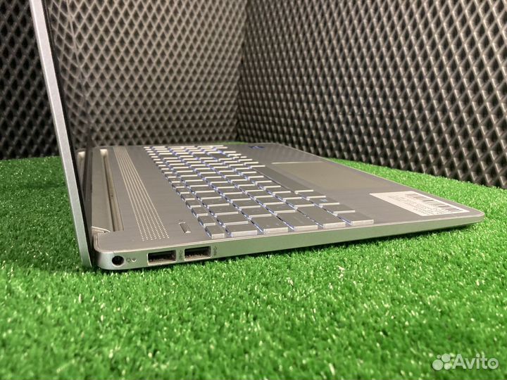 Ноутбук HP i5-1135G7