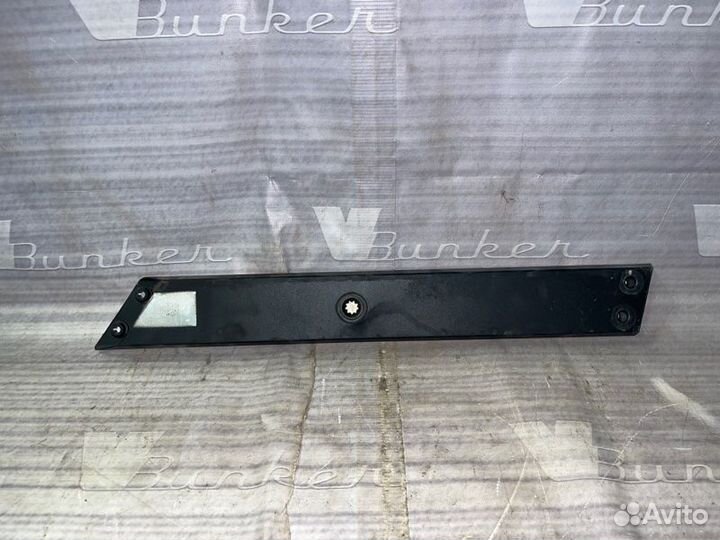 Растяжка продольная передняя левая Audi (Ауди) A8