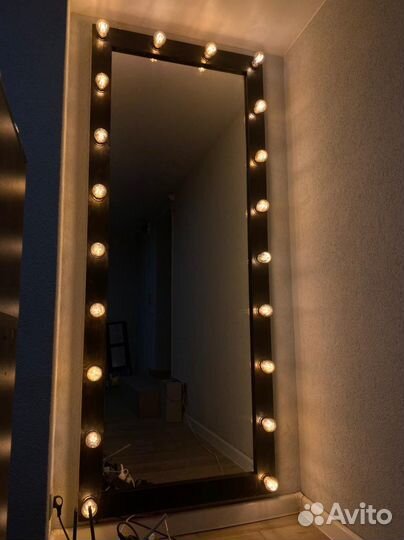 Зеркало с подсветкой в полный рост