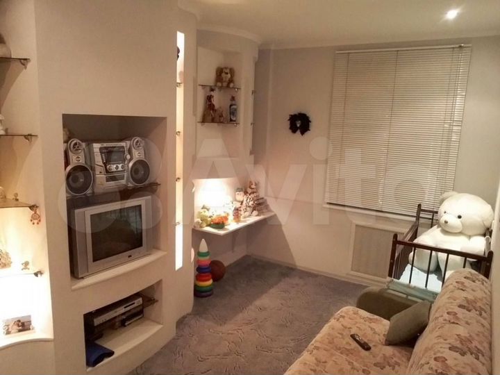 4-к. квартира, 95,5 м², 2/3 эт.