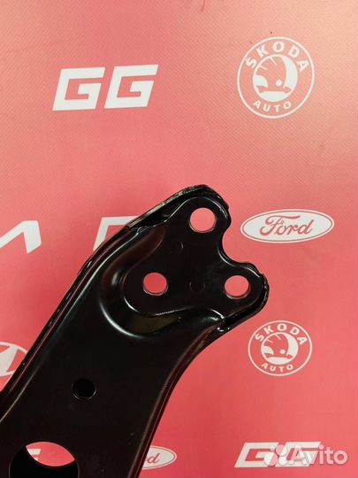 Рычаг подвески передний правый Камри V 40-50-55