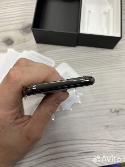 iPhone 11 Pro, 64 ГБ
