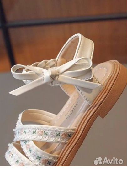 Сандалии для девочки