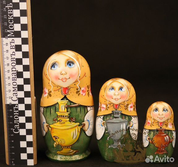 Три сестрицы с самоварами, зеленые сарафаны