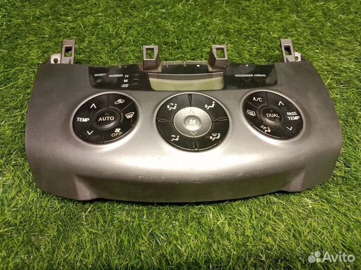 Блок управления климат-контролем Toyota RAV4