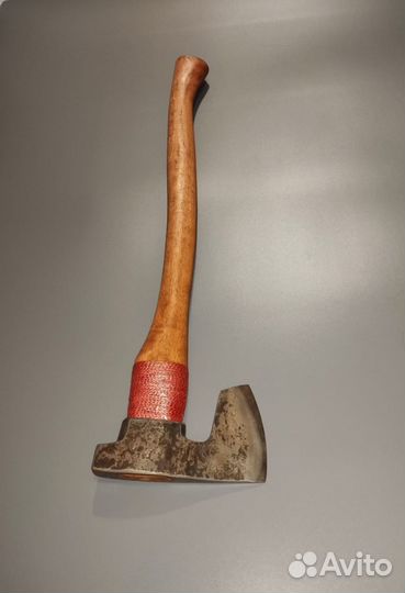 Топор Люрик