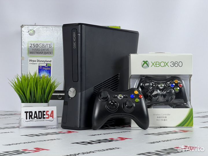 Xbox 360 1TB Два геймпада 180 Игр
