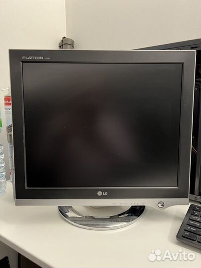 Монитор LG flatron l1720b