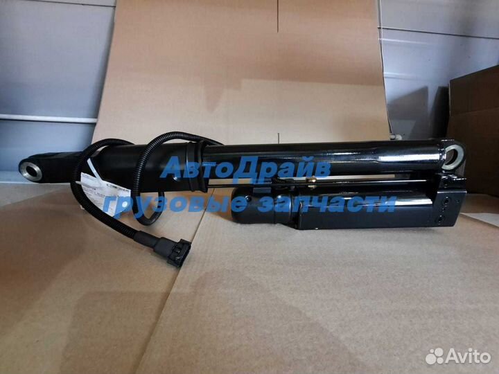 Цилиндр подъема кабины Ивеко Стралис (с мотором)