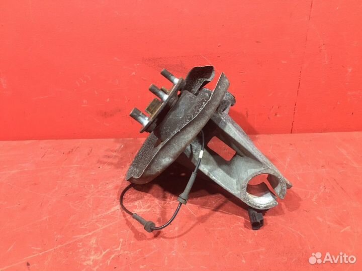 Ступица задняя правая Land Rover Range Rover